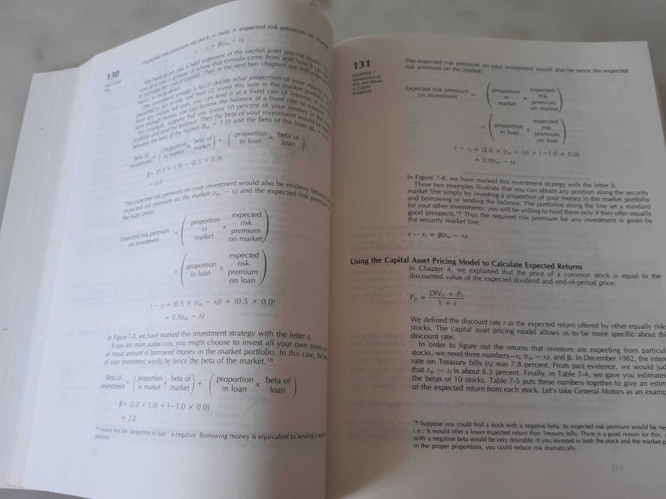 Livro "Principles of Corporate Finance", em excelente estado