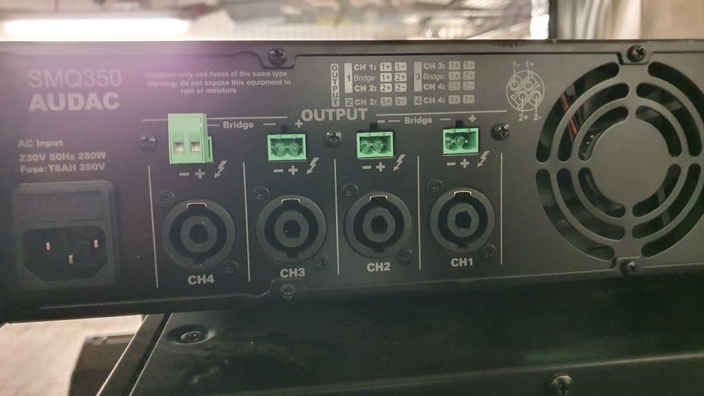 Potężny wzmacniacz stereo