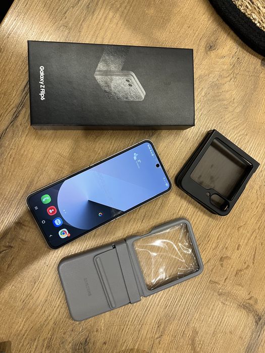 Samsung Galaxy Z Flip 6 – 256 GB – Silver GWARANCJA