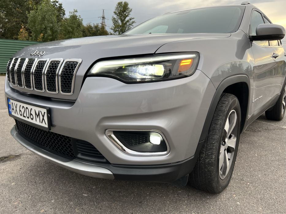 Jeep Cherokee Limited 3.2 газ бензин , полный привод