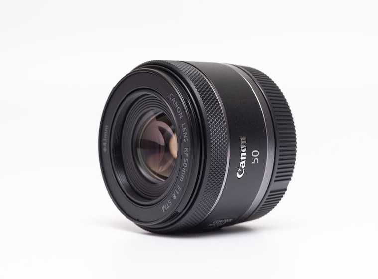 Canon RF 50 mm f/1.8 STM, новый, не пользованный объектив, в корбке