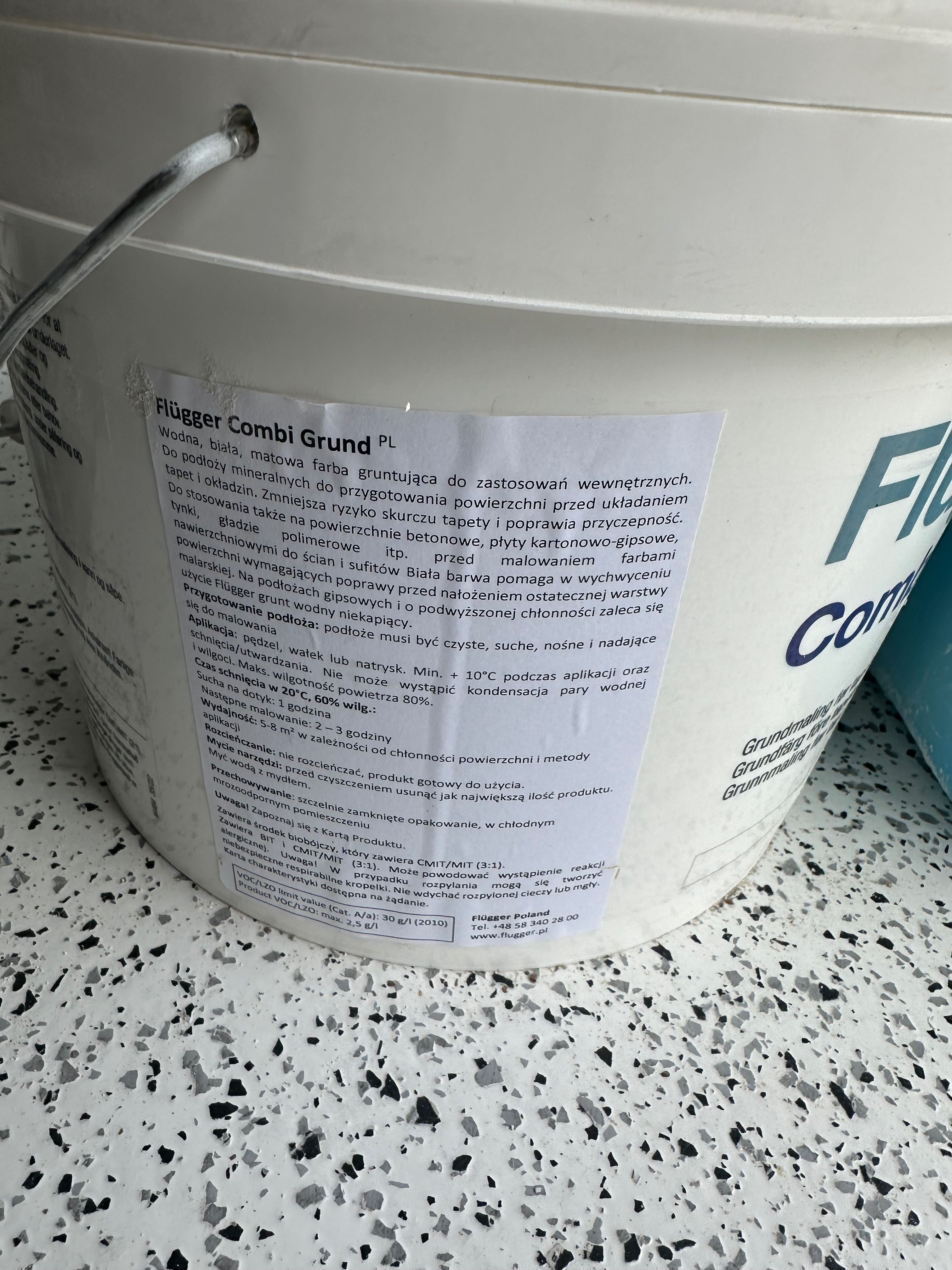 Flugger combi grund. biała farba do gruntowania fizeliny 10l