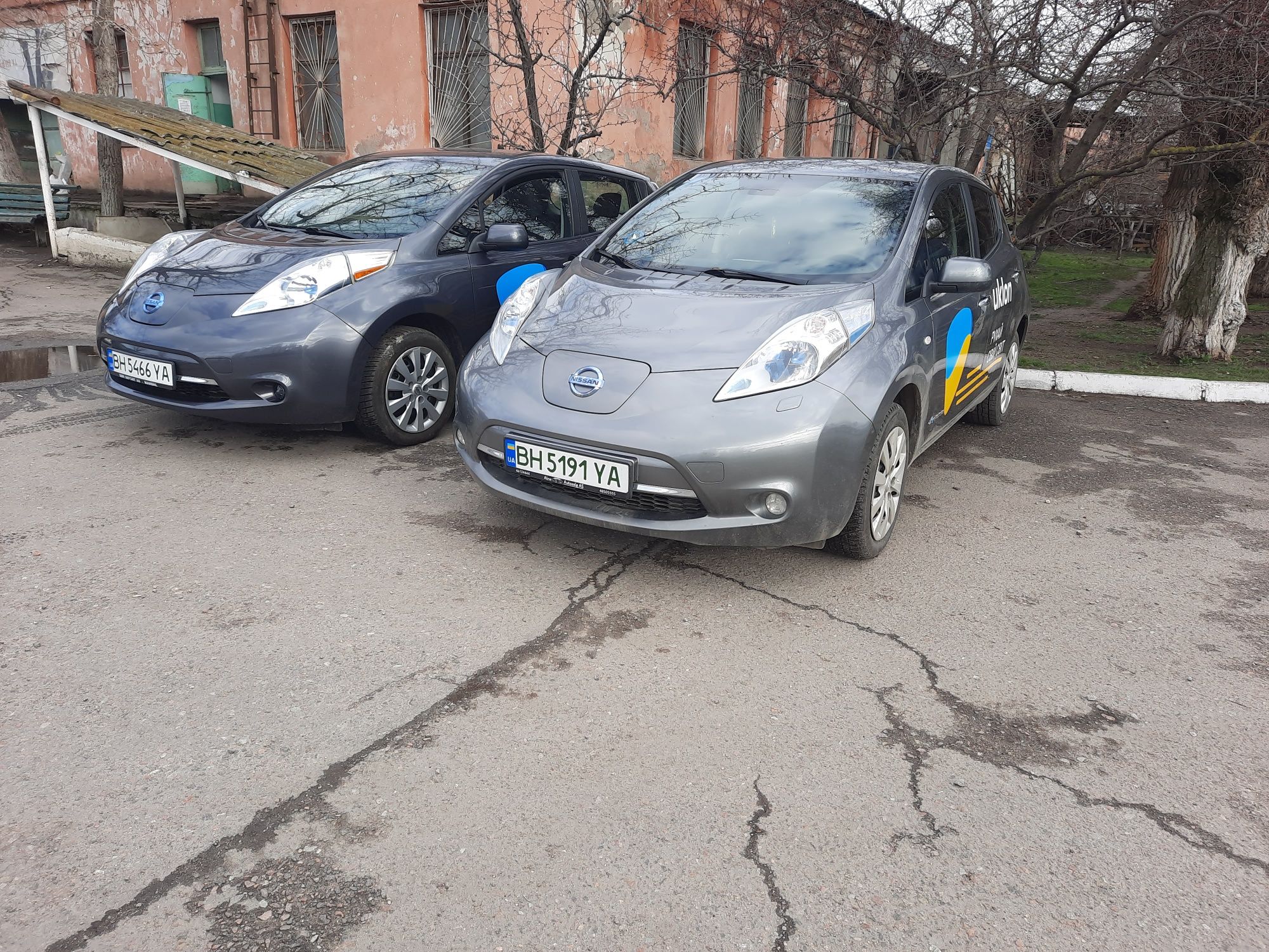 Оренда авто NISSAN LEAF 24кВт -30кВт