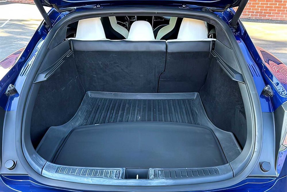 Tesla Model S      2018