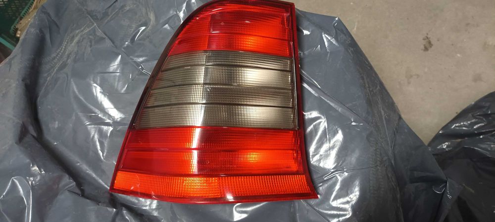 Mercedes W202 T kombi lampa lewa tył wysyłka