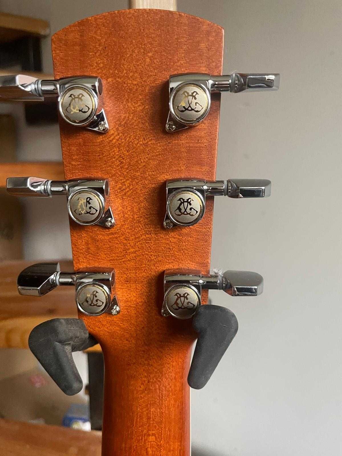 Larrivee OM-04 USA- LRBaggs Element