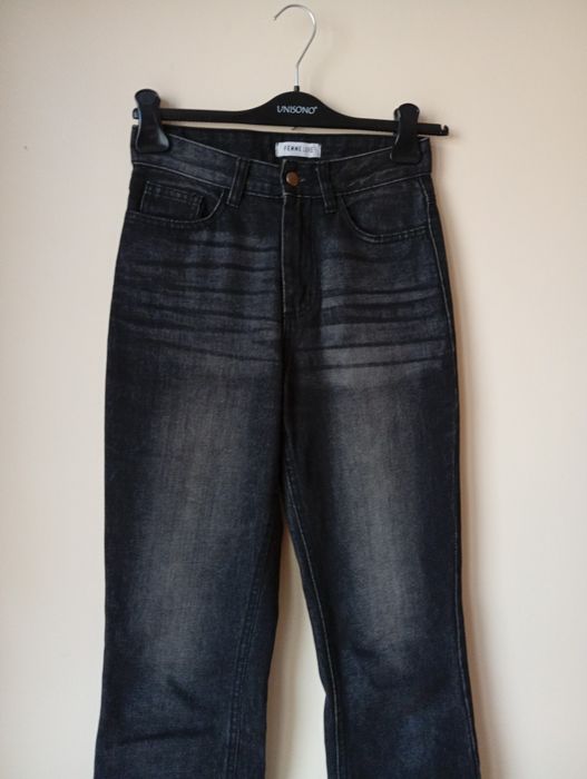 Czarne jeansy dzwony z kieszeniami, rozmiar XS