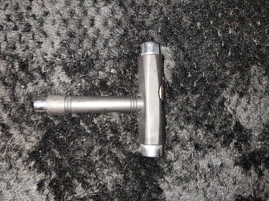 skate 7" + t-tool
