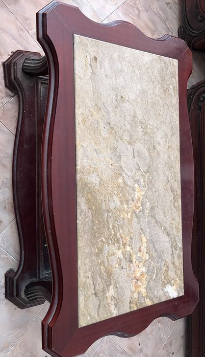 Mesa de centro (Madeira Mogno e Pedra)