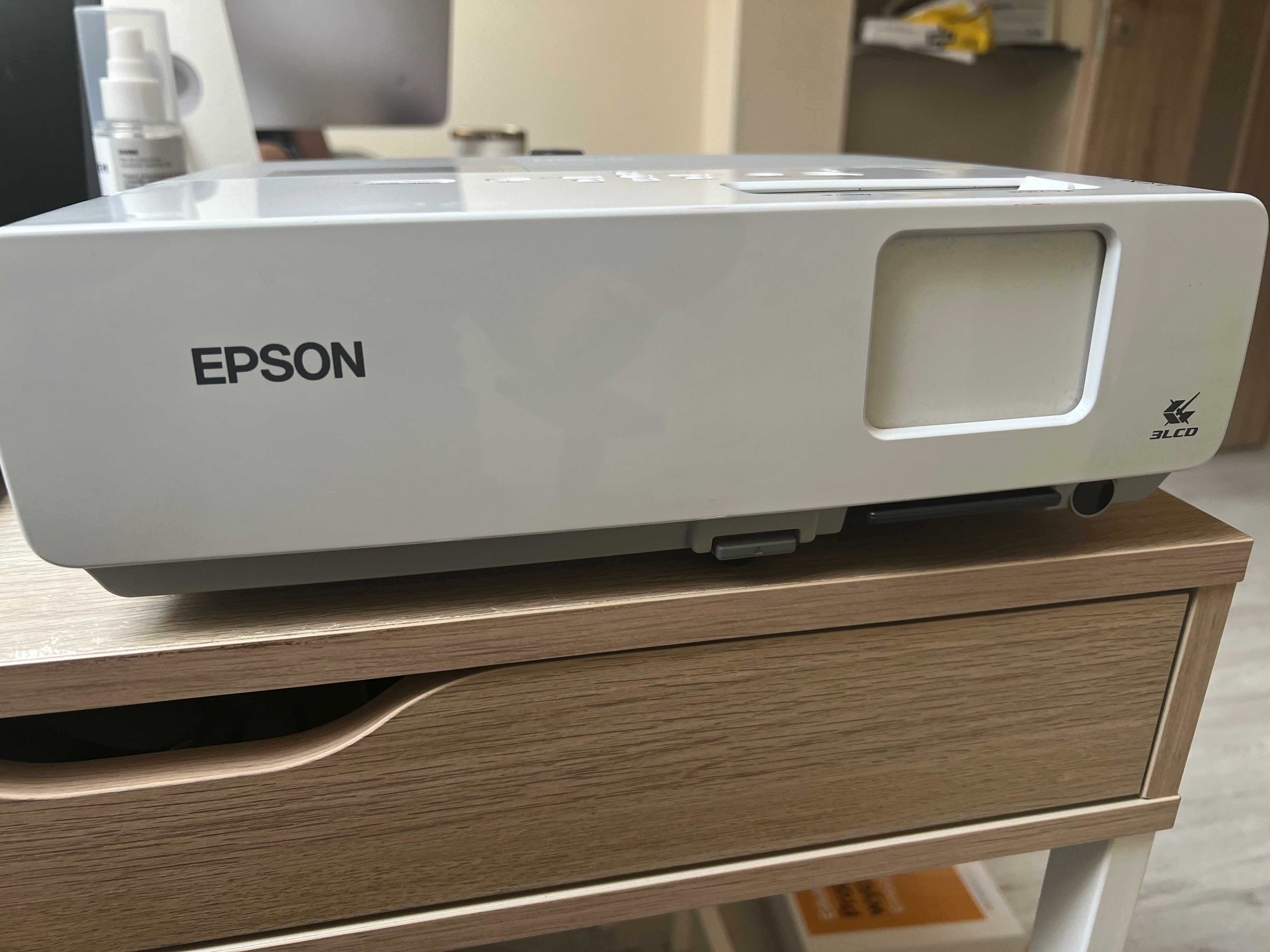 Projektor multimedialny EPSON EMP-83H