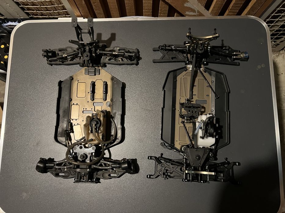 Podwozia RC 1:8 nitro buggy niekompletne Associated, Hong Nor