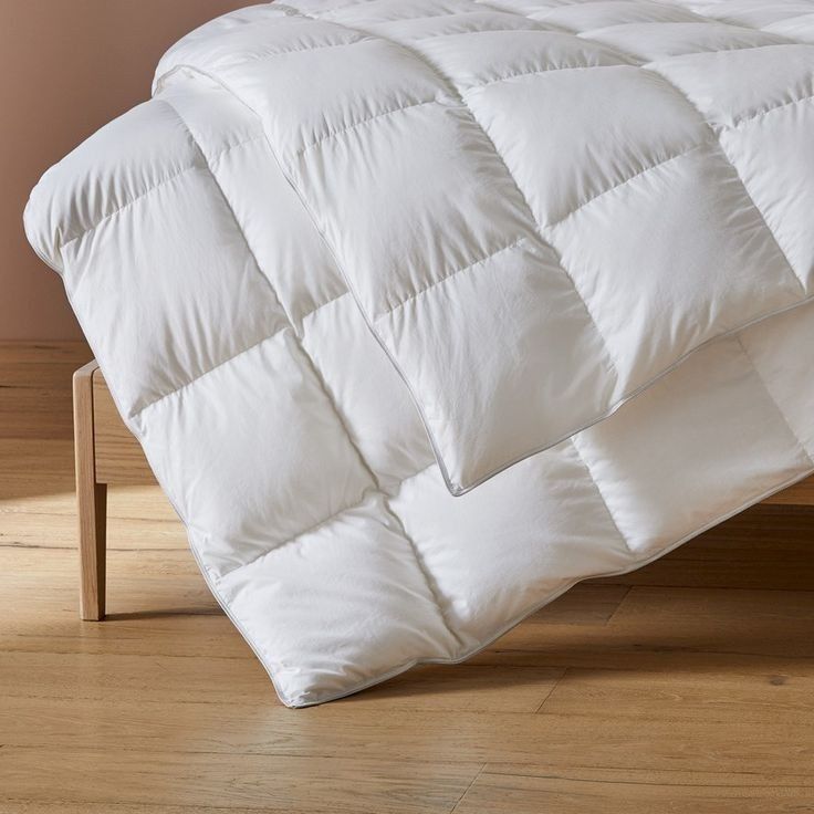 Одеяла, подушки, постельное бельё