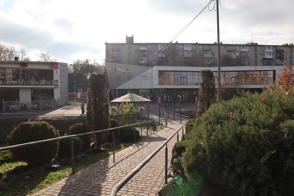 Продам 2-к квартиру, проспект Волі (біля Сітіпарку)