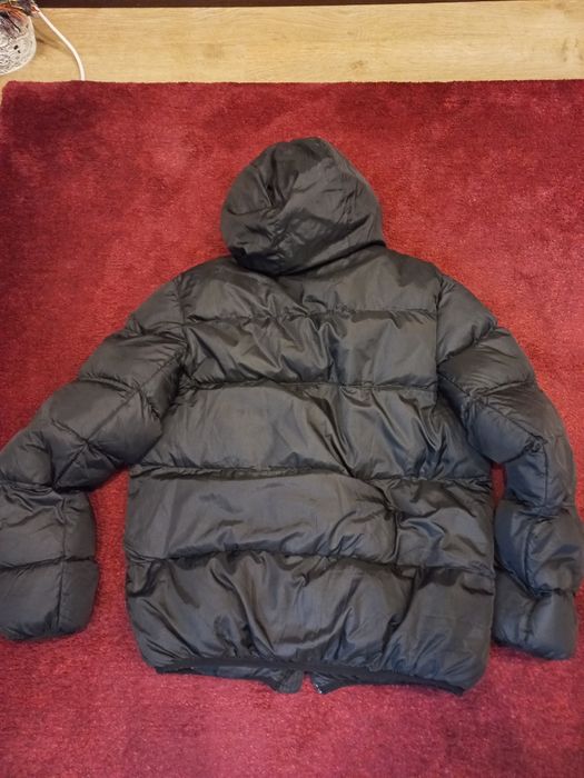 Продам чоловічу зимову куртку чорного кольору Nike