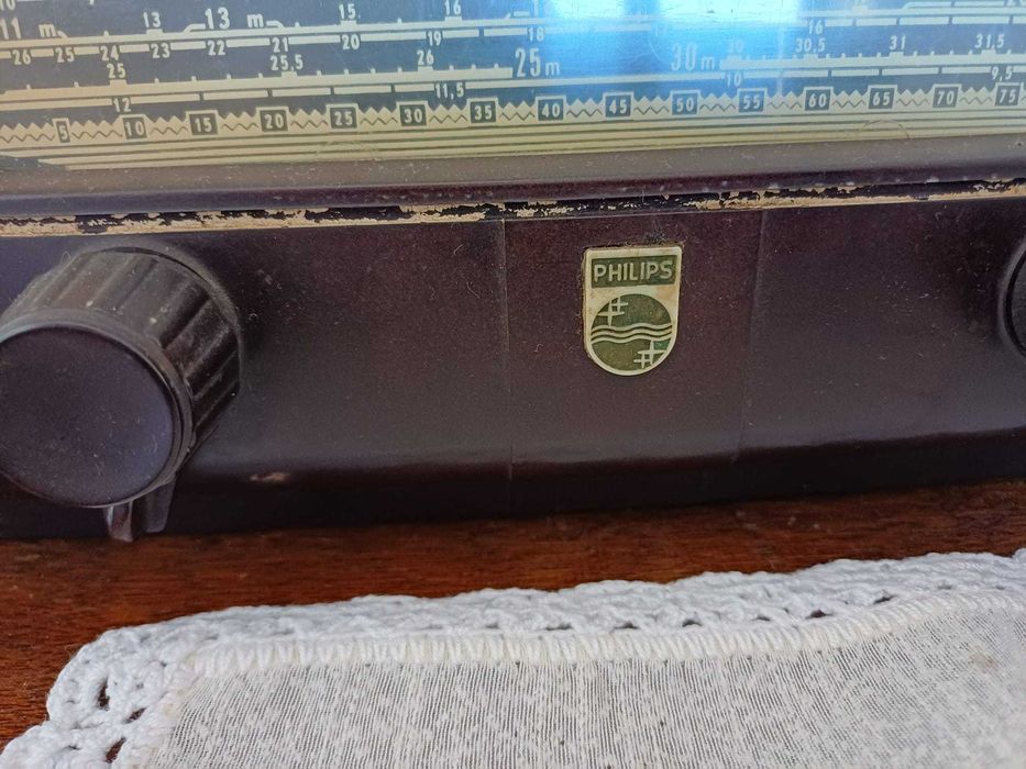 Rádio Philips antigo portátil