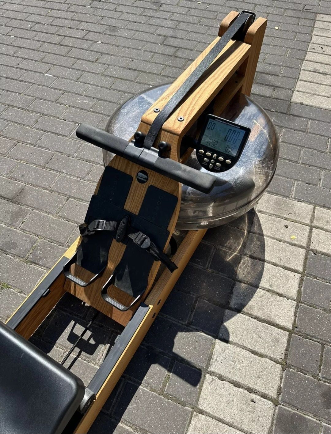 Dębowy wioślarz wodny WATERROWER S4 z monitorem