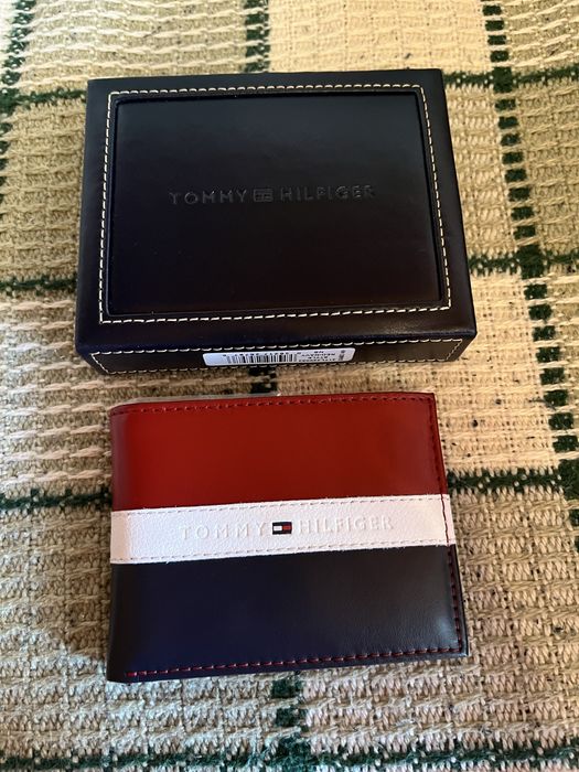 Nowy oryginalny skórzany portfel Tommy Hilfiger.