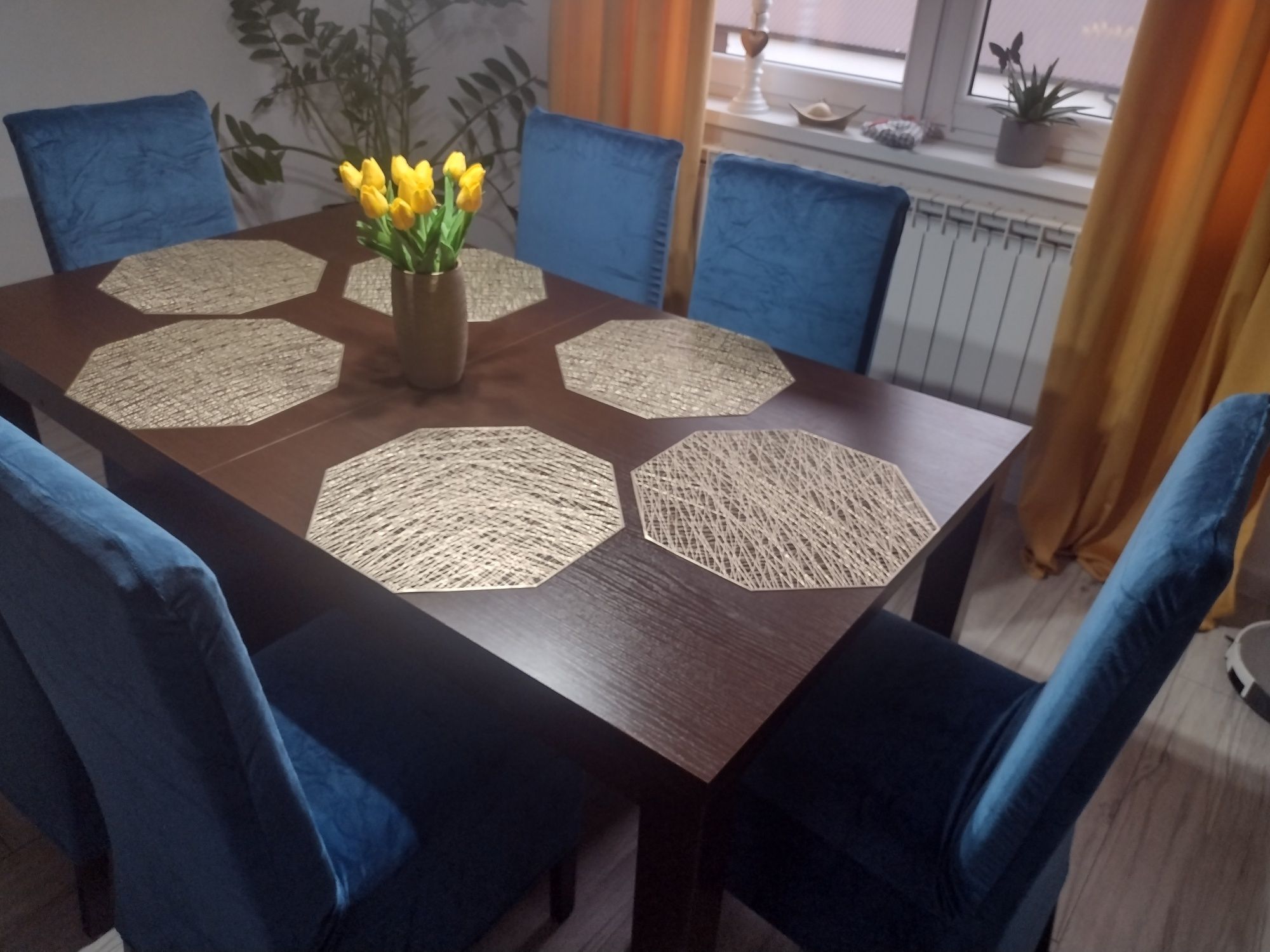 Sprzedam stół rozkładany + 6 krzesł