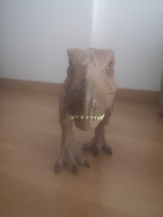 Jurassic World - Dinossauro Tyrannosaurus