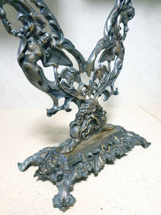 Fantástica antiga estrutura de espelho tocador Arte Nova em bronze