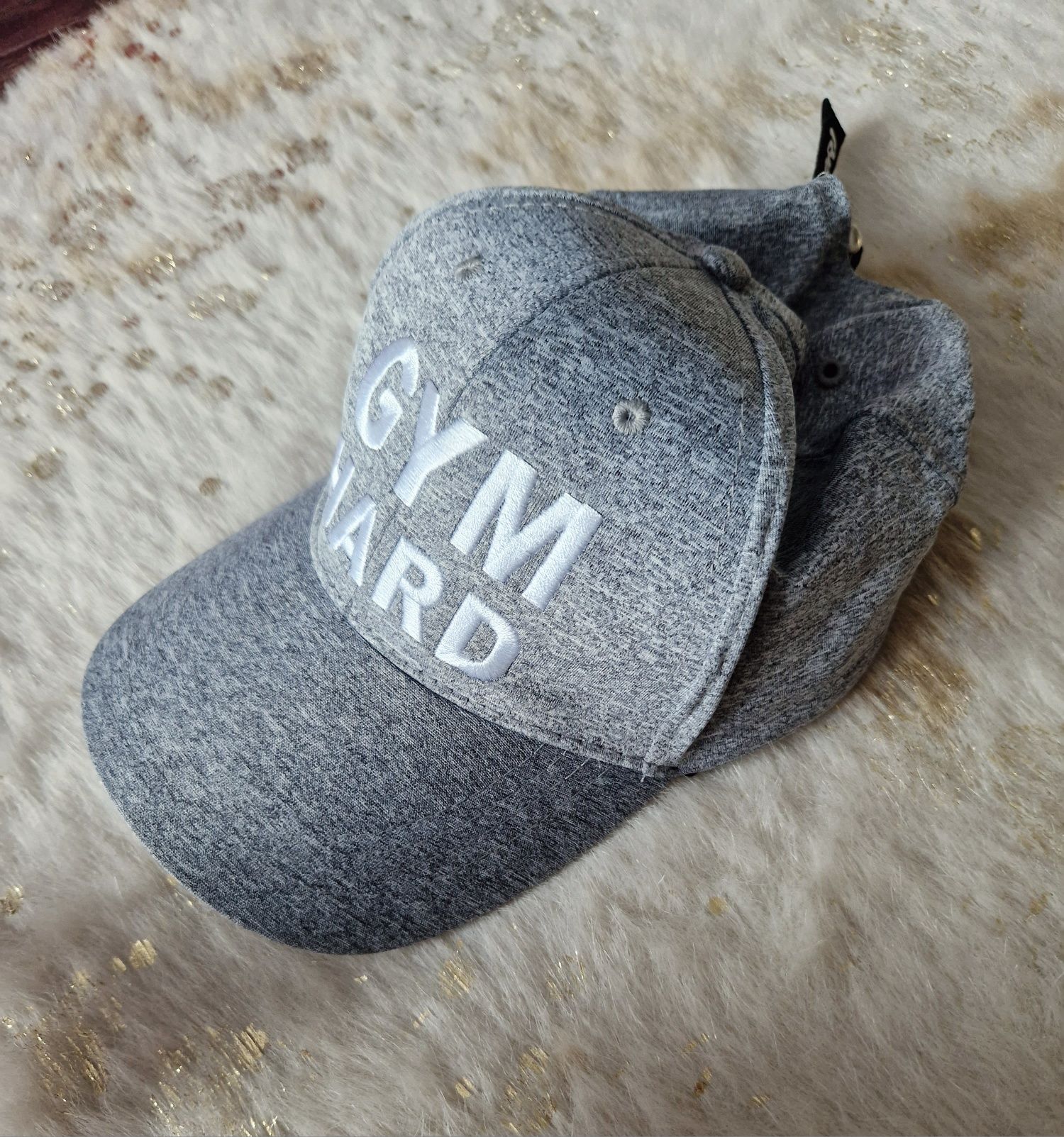 Szara czapka z daszkiem  "Gym hard", Sinsay