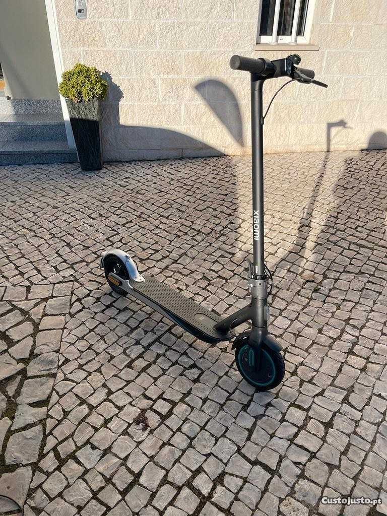 Trotinete Scooter Pro 2 | Mercedes-AMG Petronas F1 Team Edition