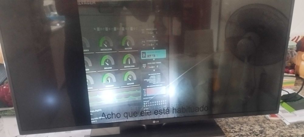 Tv LG 42" (42LF652V) usada para peças