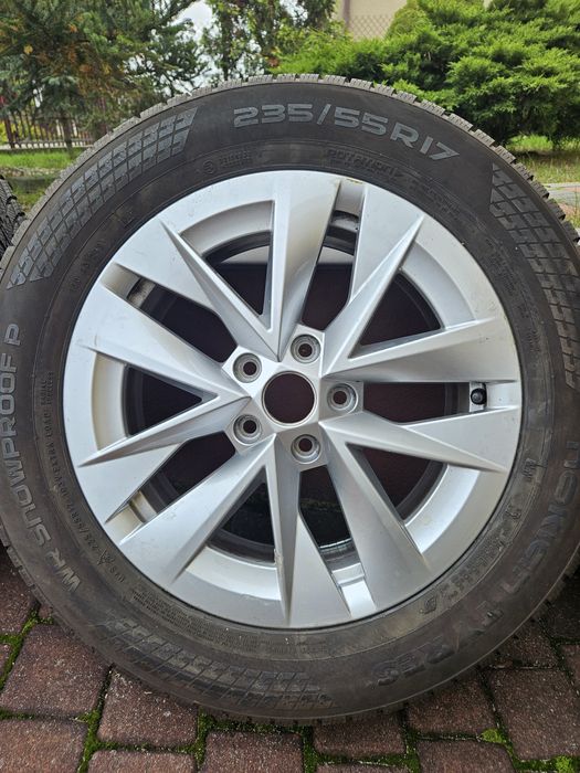 Nokian Tyres opony zimowe z felgami 235/55 R17, 5x112