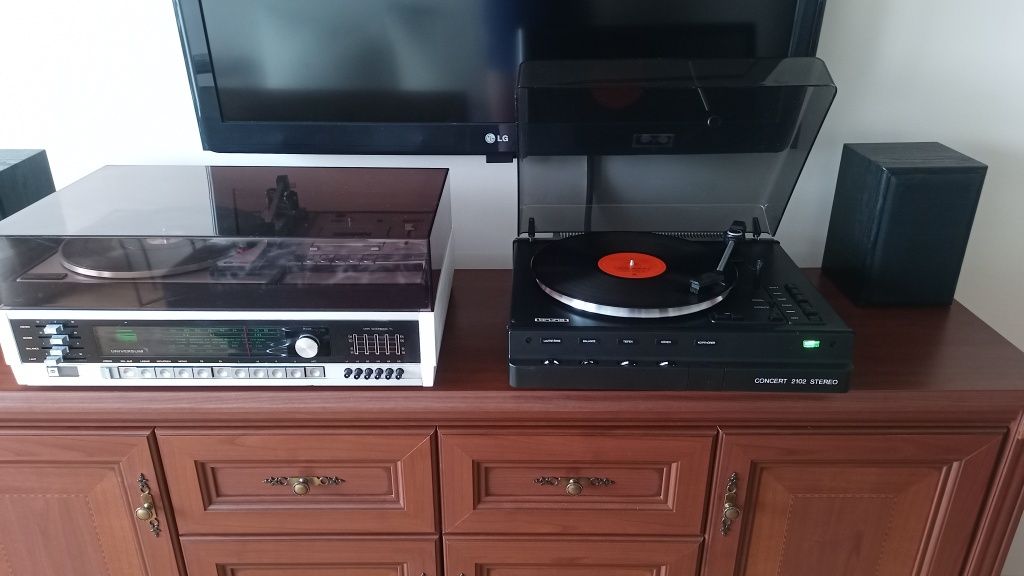 Gramofon Unitra Fonica srebrny, czarny stan bdb