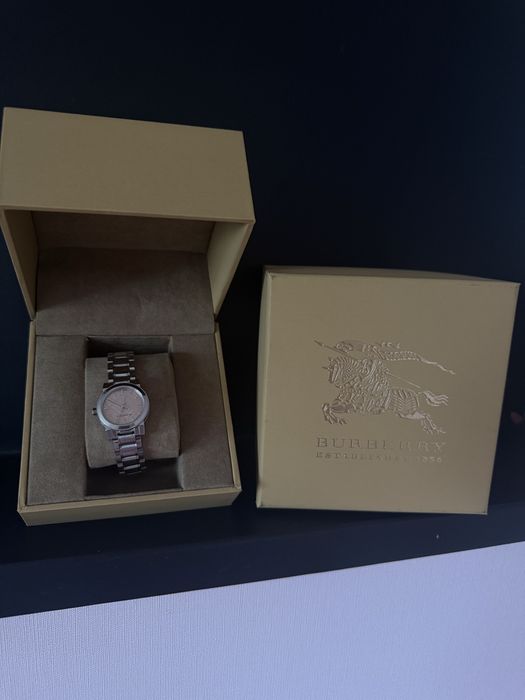 Годинник burberry жіночий рожевий