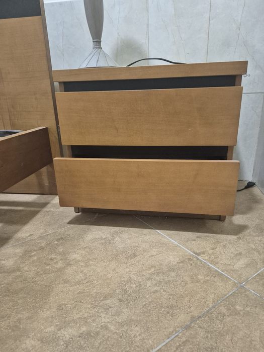 Cama de Casal + Mesinha