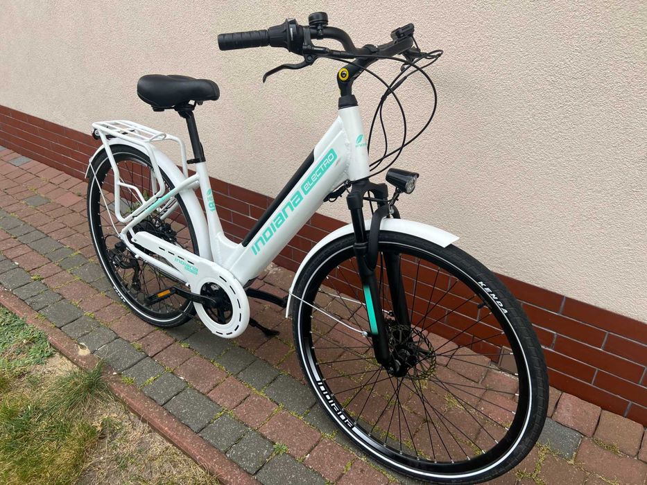 Rower elektryczny INDIANA E-Trekking 3.0 D18 28 cali Biały JAK NOWY