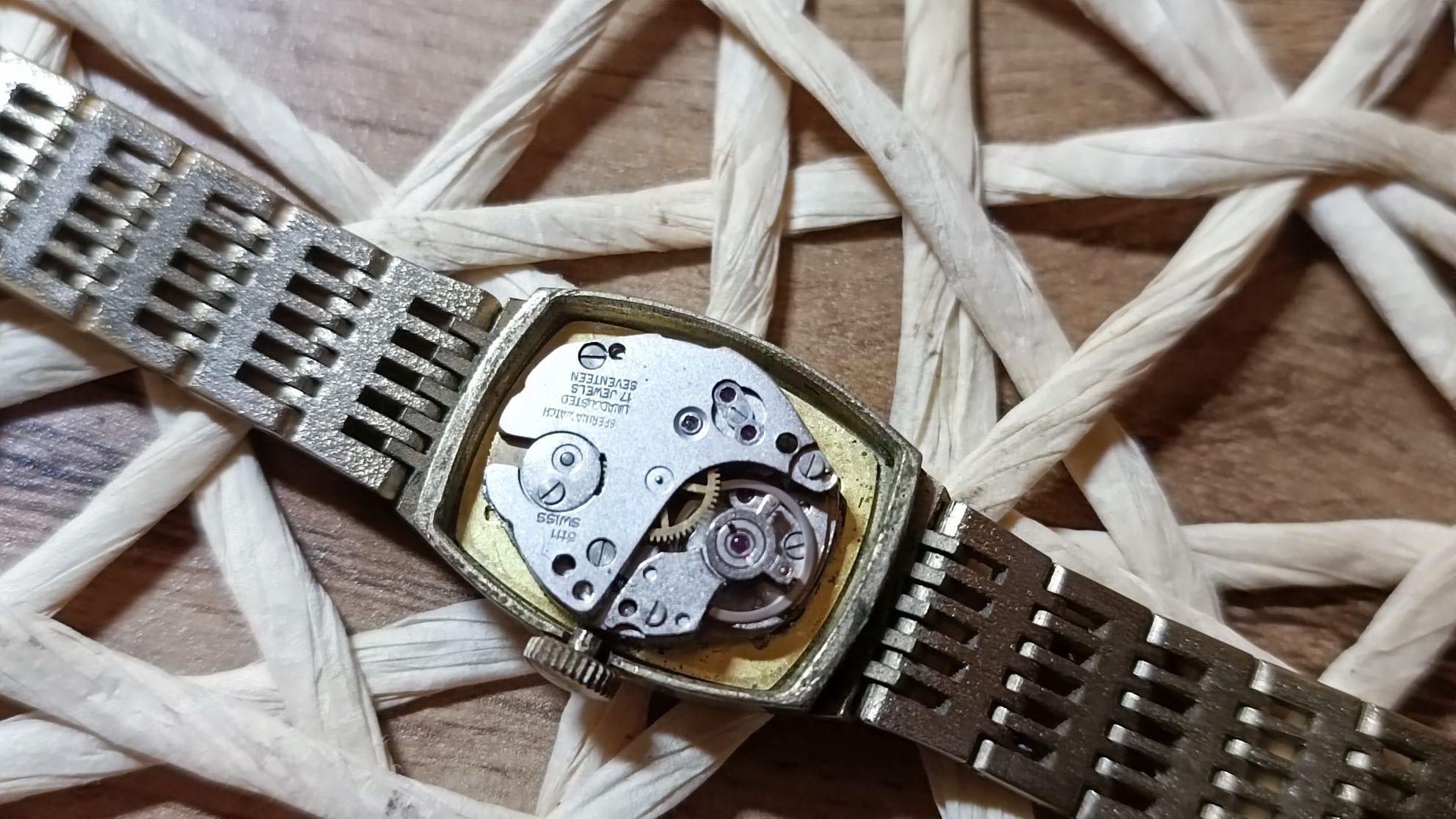 Szwajcarski zegarek Etienne 17 Jewels