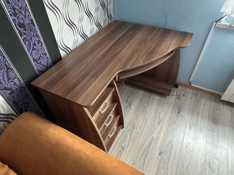 Biurko rogowe na komputer