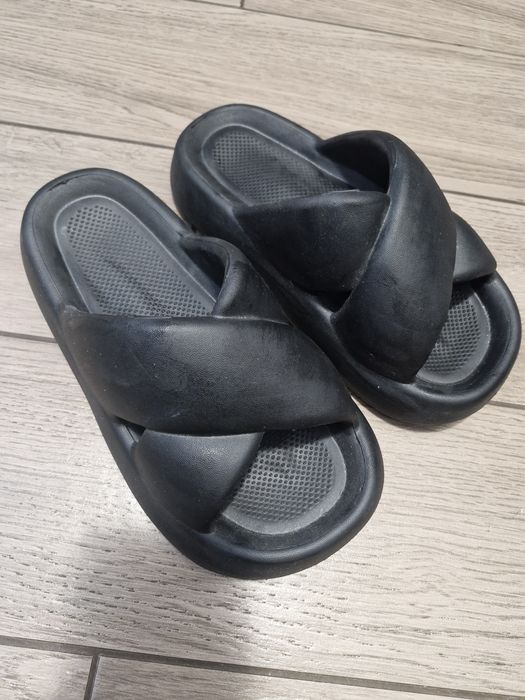 Взуття для дівчинки(шльопанці)