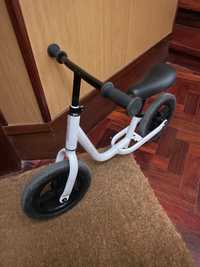 Bicicleta infantil sem pedais