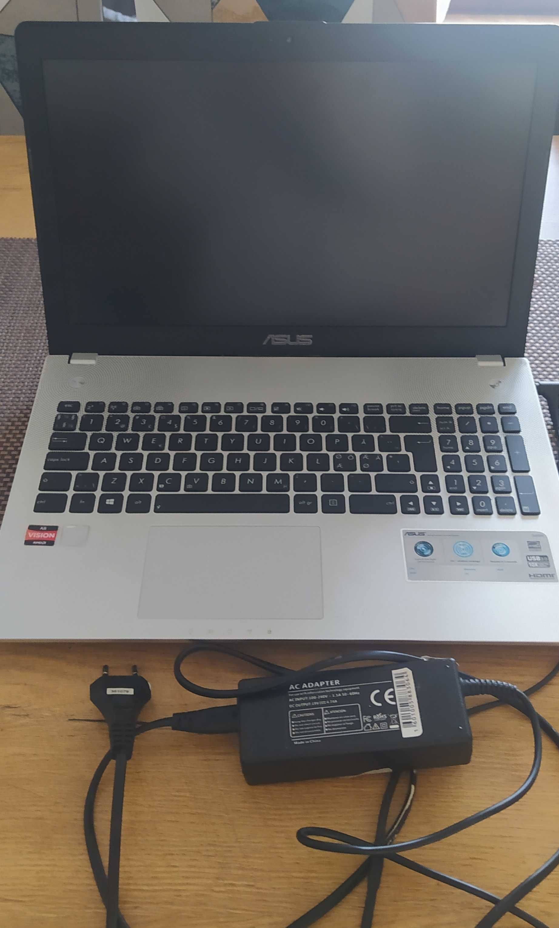 Laptop ASUS - AMD A8-5550M APU with Radeon(tm) HD Graphics 2.10 GHz