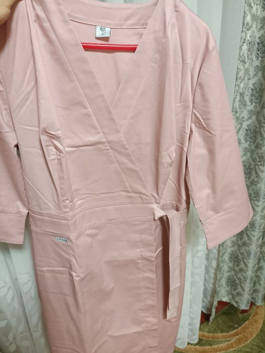 Халат медичний колір пудра 50-го розміру новий