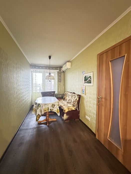 Продам дві кімнати в гуртожитку, Типографія