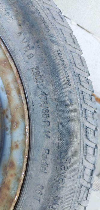 Felga stalowa z oponą 175/ R14 jeździła na zapasie