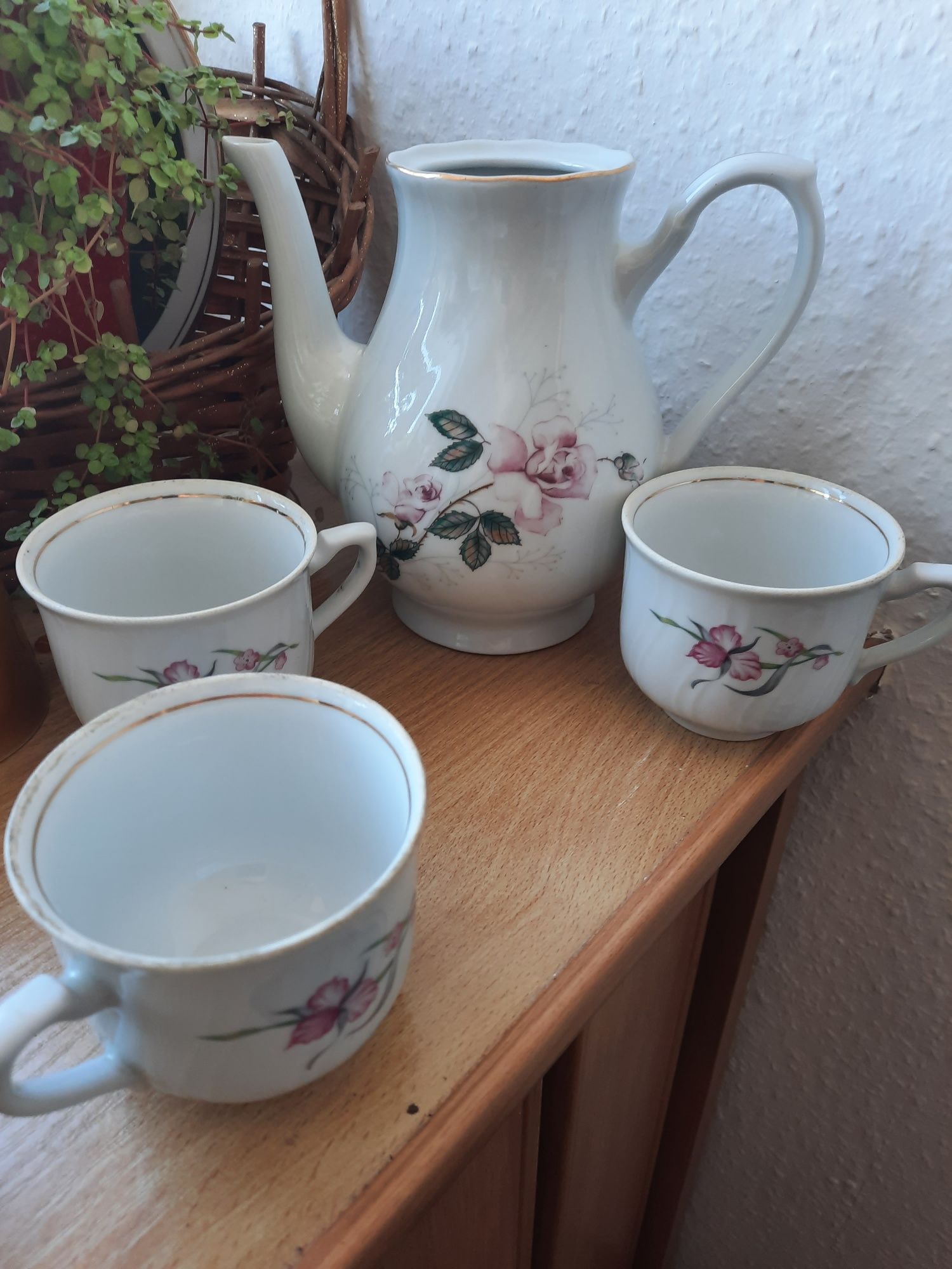 Zestaw z porcelany Książ,dzbanek plus filizanki