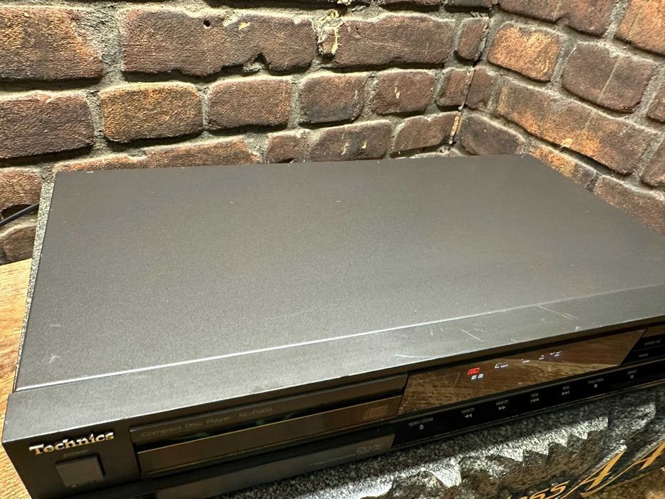 Odtwarzacz CD Technics SL-P200