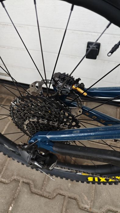 Santa Cruz Nomad carbon C S kit  rama L 27.5 super stan