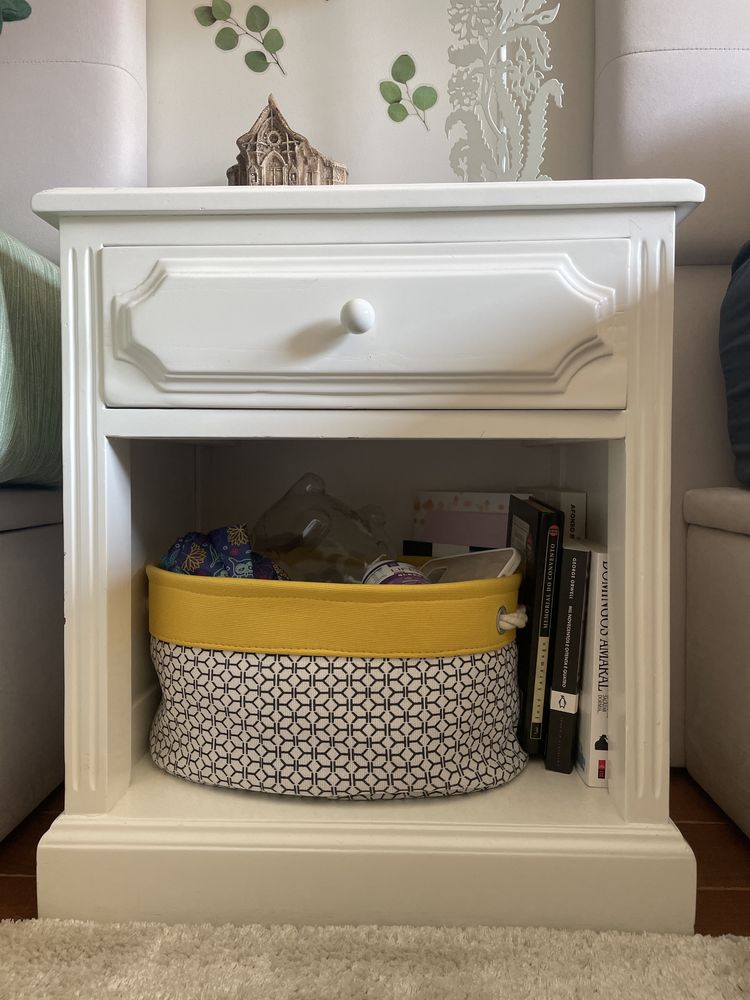 mesa de cabeceira