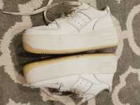 Białe buty damskie bershka rozmiar 35