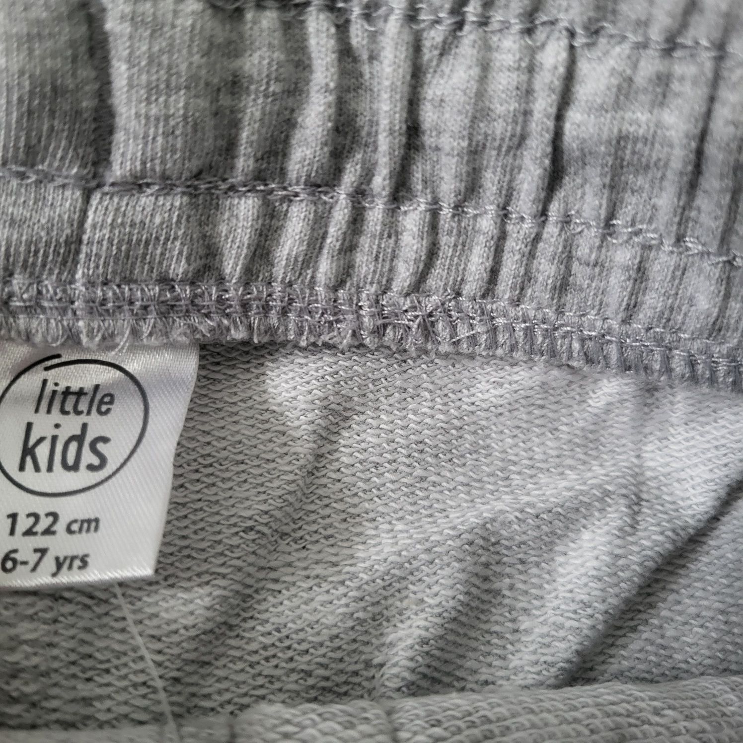 Nowe spodnie chłopięce r.122/128 Little Kids