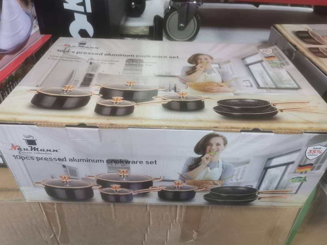 120€

Jogo de Cozinha Novo com 14 Peças de Tachos da Neumann.