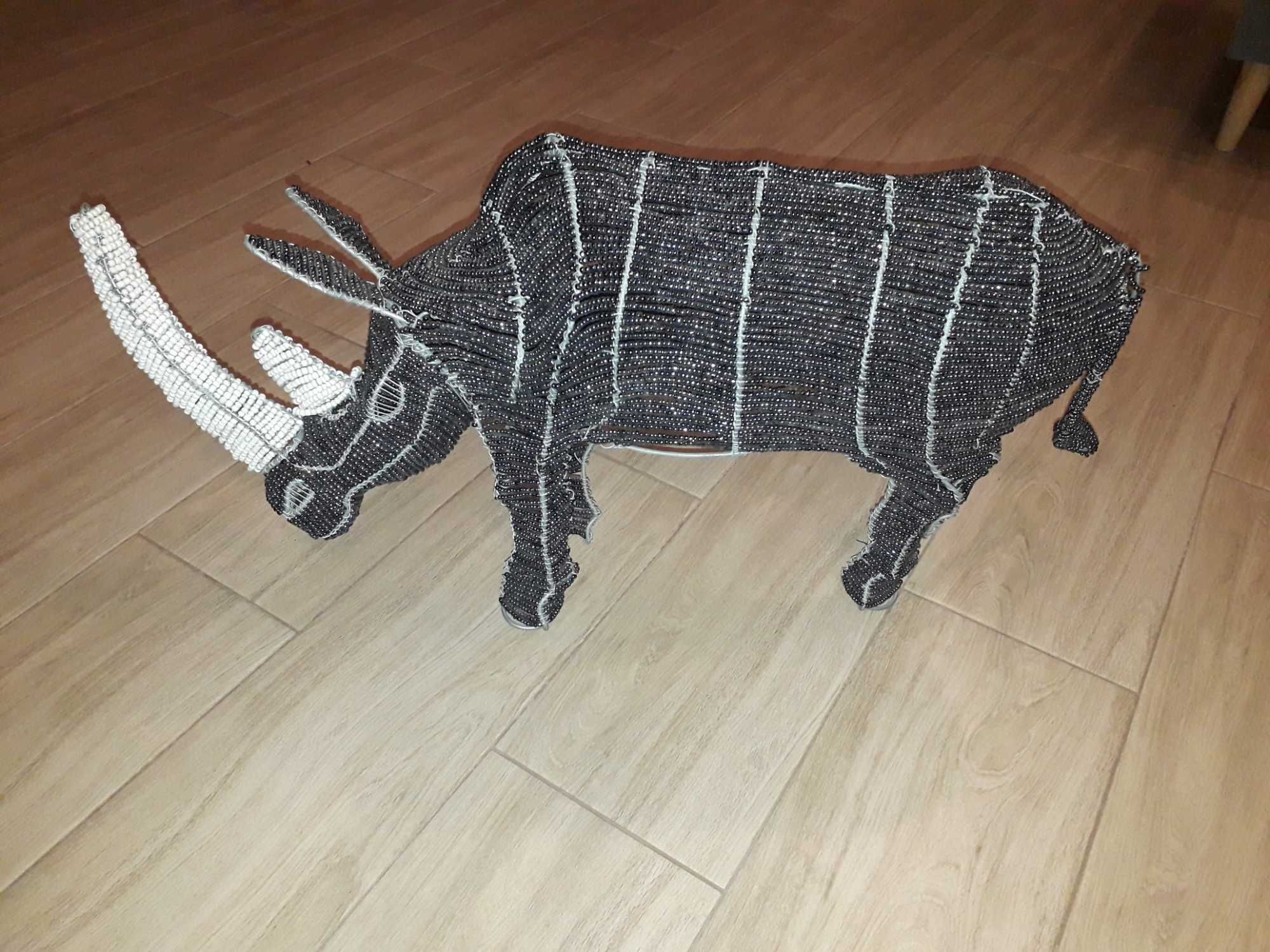 Designerska figurka nosorożca