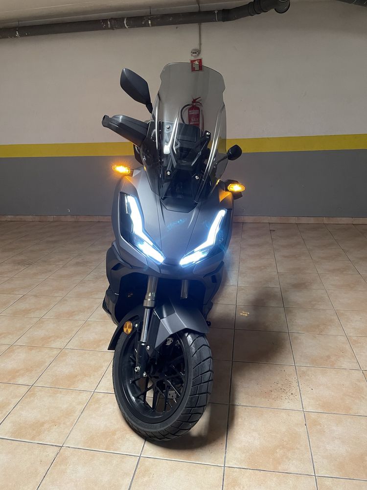 Honda ADV350 - Garantia 07-2025