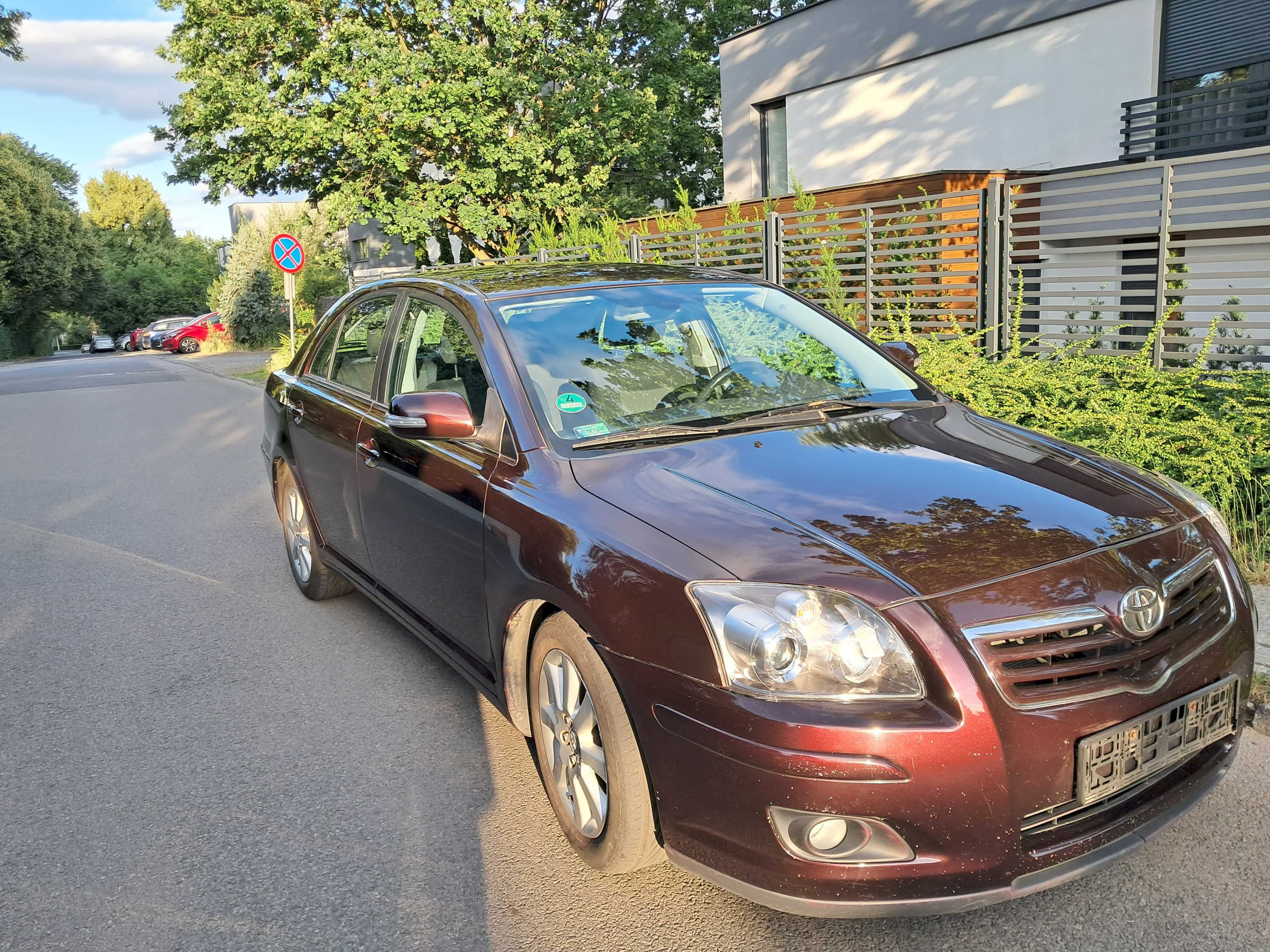 Toyota Avensis II 1.8 beznyna SOL